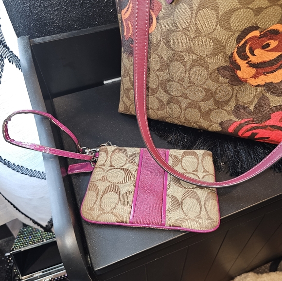 Coach Tote - Picture 6 of 6